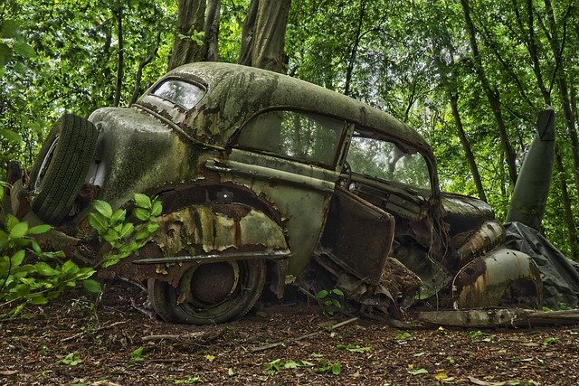 Trouvez les Pièces Détachées Idéales en Casses Auto
